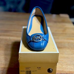 Michael Kors shoes, size 9.5, slightly used, like new.